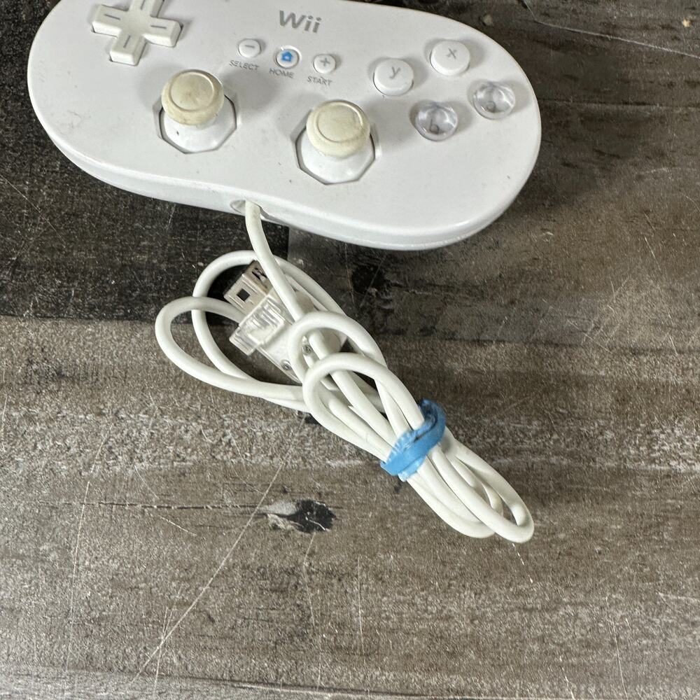 Official Nintendo Wii Pro Controller Classic White RVL-005 OEM Tested - Picture 5 of 6